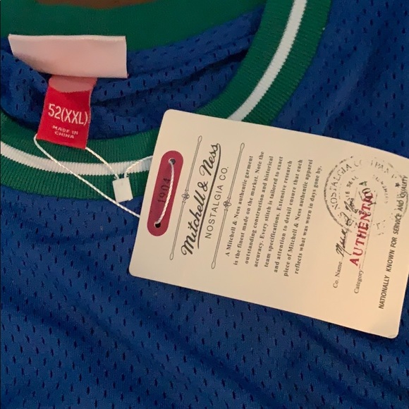 Mitchell & Ness Dirk Nowitzki Size-2XL - Picture 4 of 4